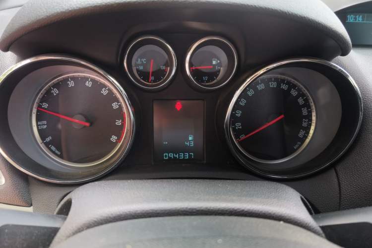 Used Buick Encore 2015 1.4T Manual Two-Wheel Drive Urban Advanced Model Instrument Cluster