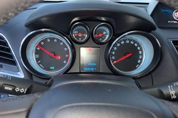 Used Buick Encore 2015 1.4T Automatic Two-Wheel Drive Urban Leading Model Instrument Cluster