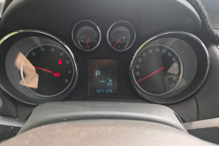 Used Buick Encore 2015 1.4T Automatic Two-Wheel Drive Urban Elite Version Instrument Cluster