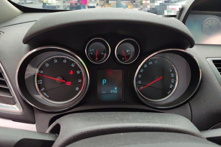 Used Buick Encore 2015 1.4T Automatic Two-Wheel Drive Urban Elite Version Instrument Cluster