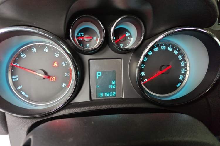 Used Buick Encore 2015 1.4T Automatic Two-Wheel Drive Urban Elite Version Instrument Cluster
