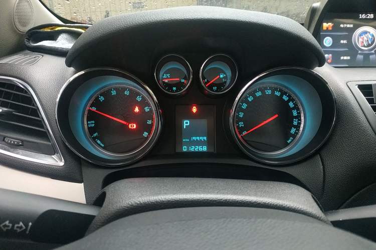 Used Buick Encore 2015 1.4T Automatic Two-Wheel Drive Urban Elite Version Instrument Cluster