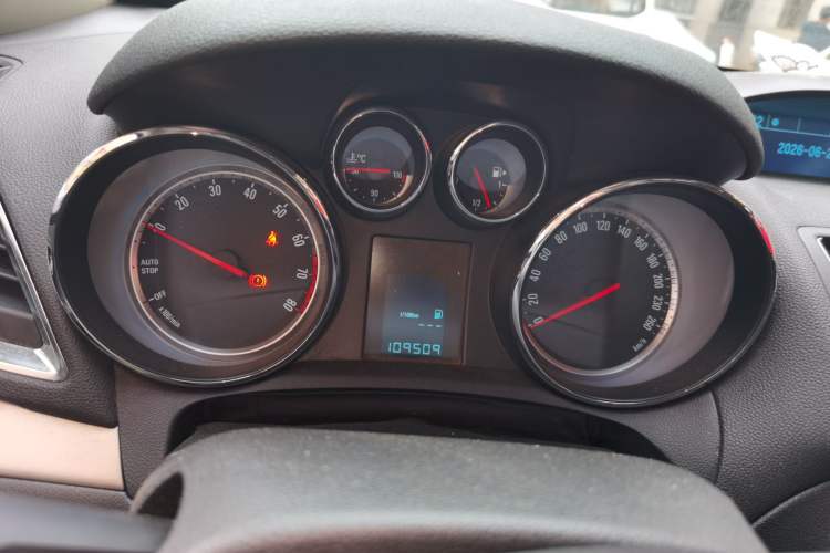 Used Buick Encore 2015 1.4T Manual Two-Wheel Drive Urban Advanced Model Instrument Cluster