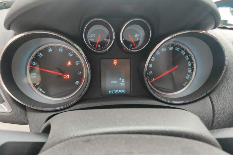 Used Buick Encore 2015 1.4T Manual Two-Wheel Drive Urban Advanced Model Instrument Cluster