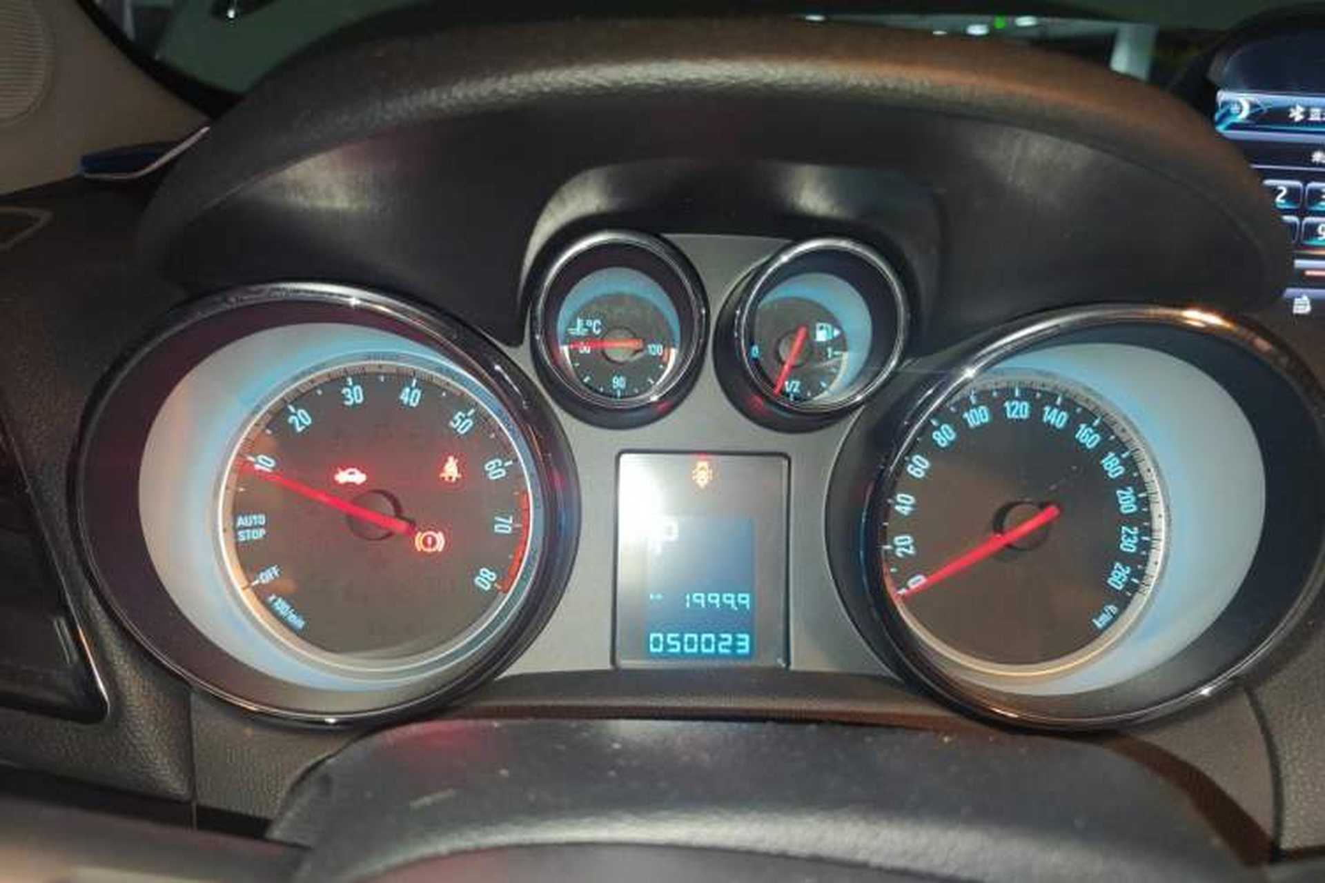 Used Buick Encore 2015 1.4T Automatic Two-Wheel Drive Urban Elite Version Instrument Cluster