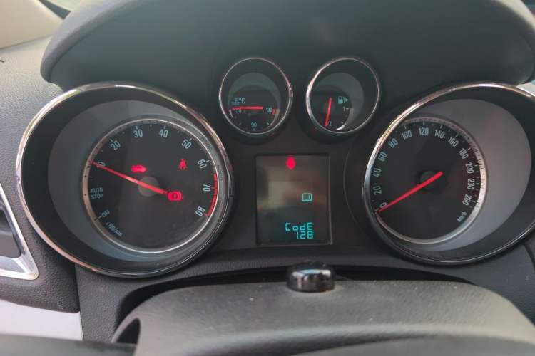 Used Buick Encore 2015 1.4T Manual Two-Wheel Drive Urban Advanced Model Instrument Cluster