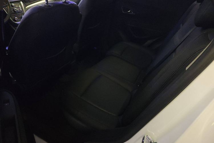 Used Buick Encore 2015 1.4T Automatic Two-Wheel Drive Urban Elite Version Interior 1