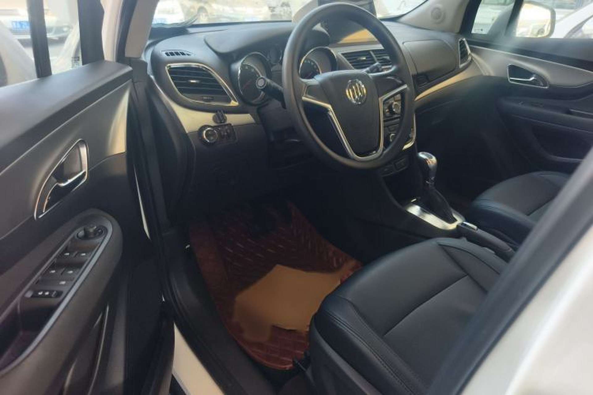 Used Buick Encore 2015 1.4T Automatic Two-Wheel Drive Urban Elite Version Interior 1