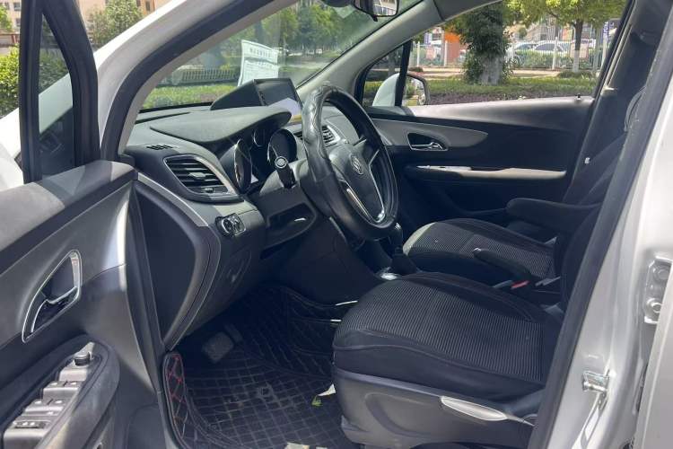Used Buick Encore 2015 1.4T Automatic Two-Wheel Drive Urban Elite Version Interior 1