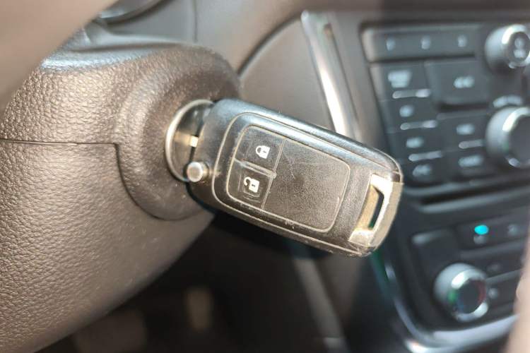Used Buick Encore 2015 1.4T Automatic Two-Wheel Drive Urban Elite Version Interior 1