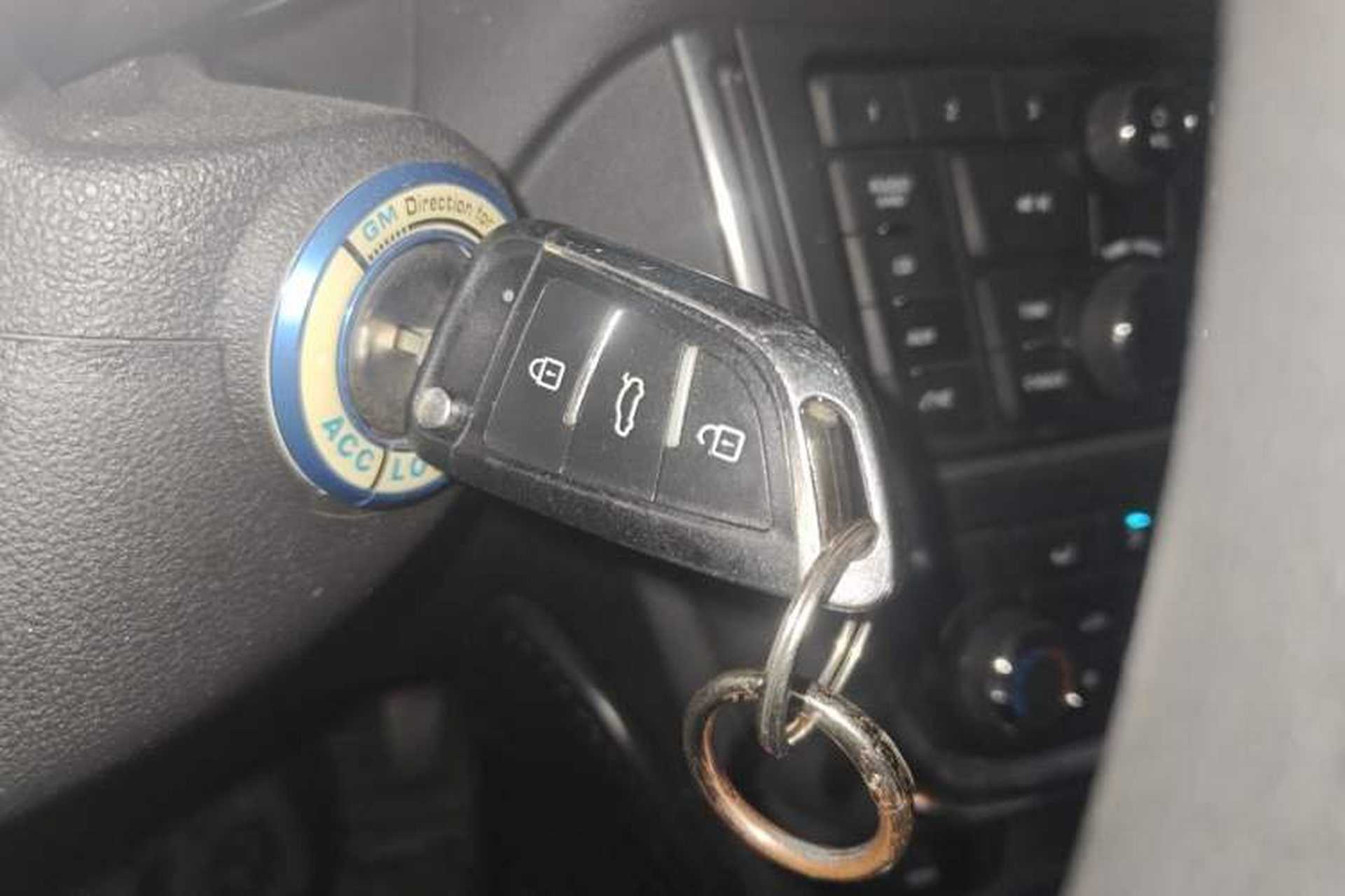 Used Buick Encore 2015 1.4T Automatic Two-Wheel Drive Urban Elite Version Interior 1