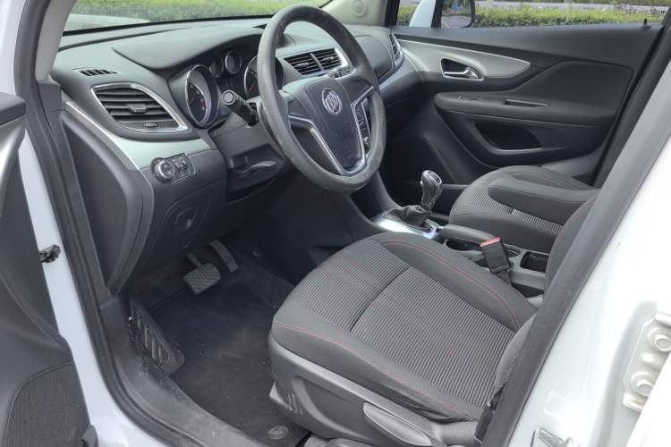 Used Buick Encore 2015 1.4T Automatic Two-Wheel Drive Urban Elite Version Interior 1