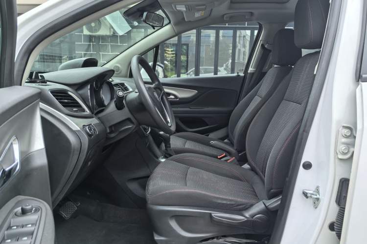 Used Buick Encore 2015 1.4T Automatic Two-Wheel Drive Urban Elite Version Interior 1