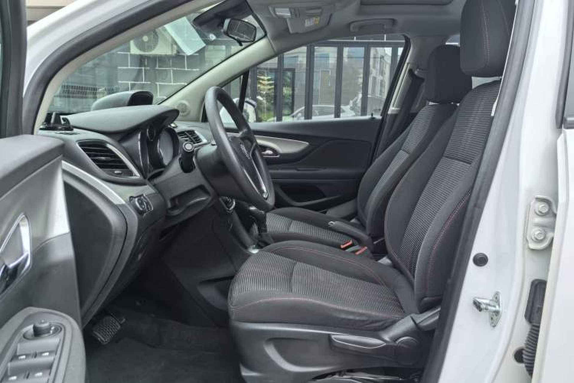 Used Buick Encore 2015 1.4T Automatic Two-Wheel Drive Urban Elite Version Interior 1