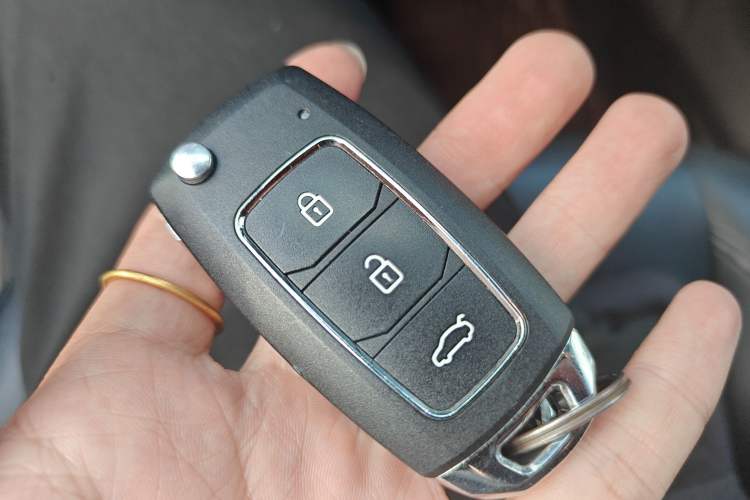Used Buick Encore 2015 1.4T Automatic Two-Wheel Drive Urban Elite Version Interior 1