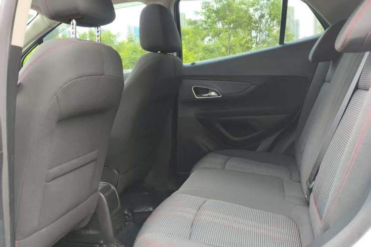 Used Buick Encore 2015 1.4T Automatic Two-Wheel Drive Urban Elite Version Interior 2