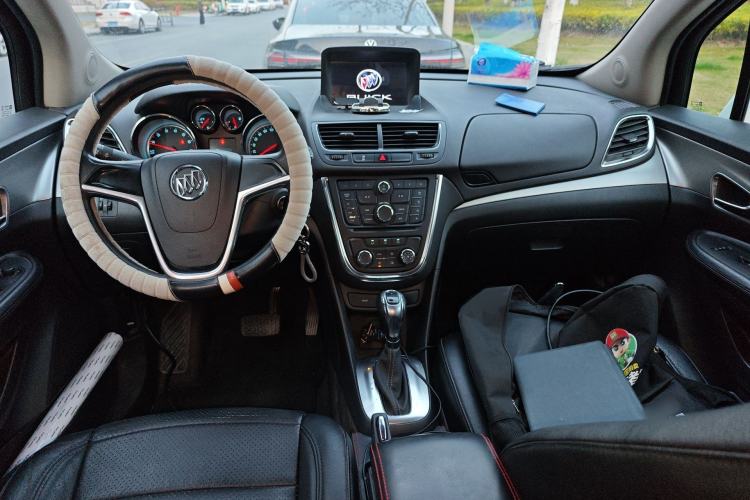 Used Buick Encore 2015 1.4T Automatic Two-Wheel Drive Urban Elite Version Interior 2