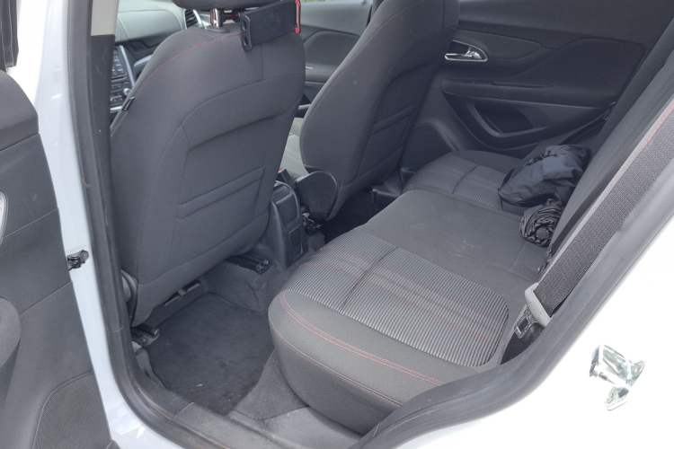 Used Buick Encore 2015 1.4T Automatic Two-Wheel Drive Urban Elite Version Interior 2