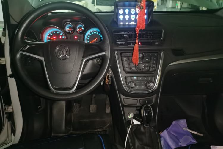 Used Buick Encore 2015 1.4T Manual Two-Wheel Drive Urban Advanced Model Interior 2