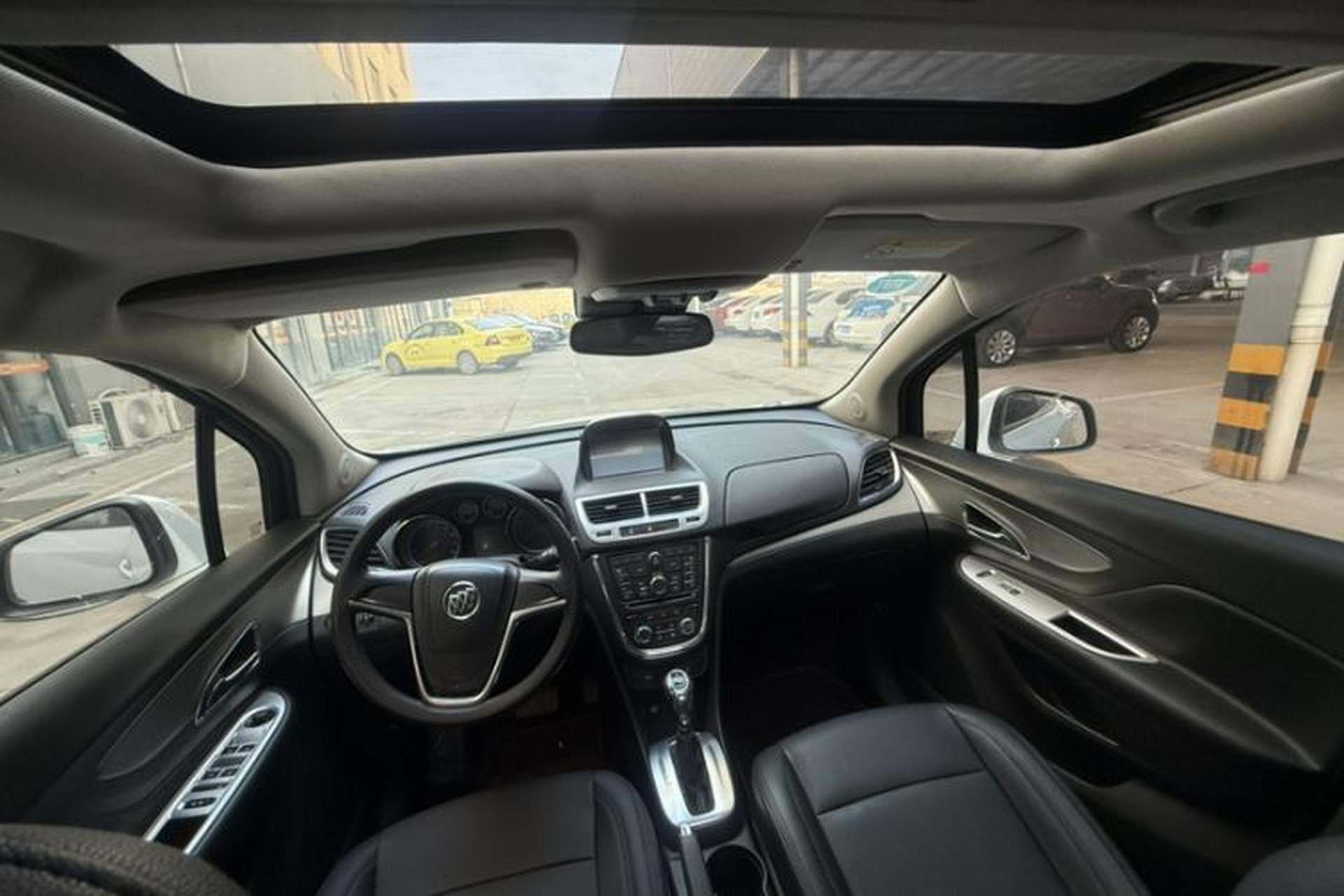 Used Buick Encore 2015 1.4T Automatic Two-Wheel Drive Urban Elite Version Interior 2
