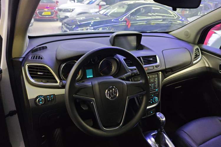 Used Buick Encore 2015 1.4T Automatic Two-Wheel Drive Urban Elite Version Interior 3