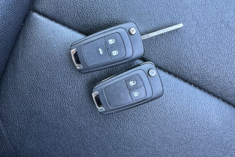 Used Buick Encore 2015 1.4T Automatic Two-Wheel Drive Urban Elite Version Interior 3
