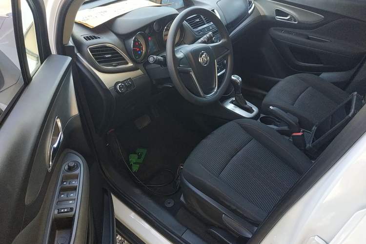Used Buick Encore 2015 1.4T Automatic Two-Wheel Drive Urban Elite Version Interior 3