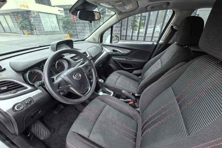 Used Buick Encore 2015 1.4T Automatic Two-Wheel Drive Urban Elite Version Interior 3