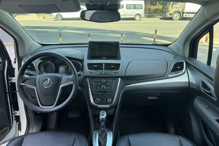 Used Buick Encore 2015 1.4T Automatic Two-Wheel Drive Urban Elite Version Interior 4