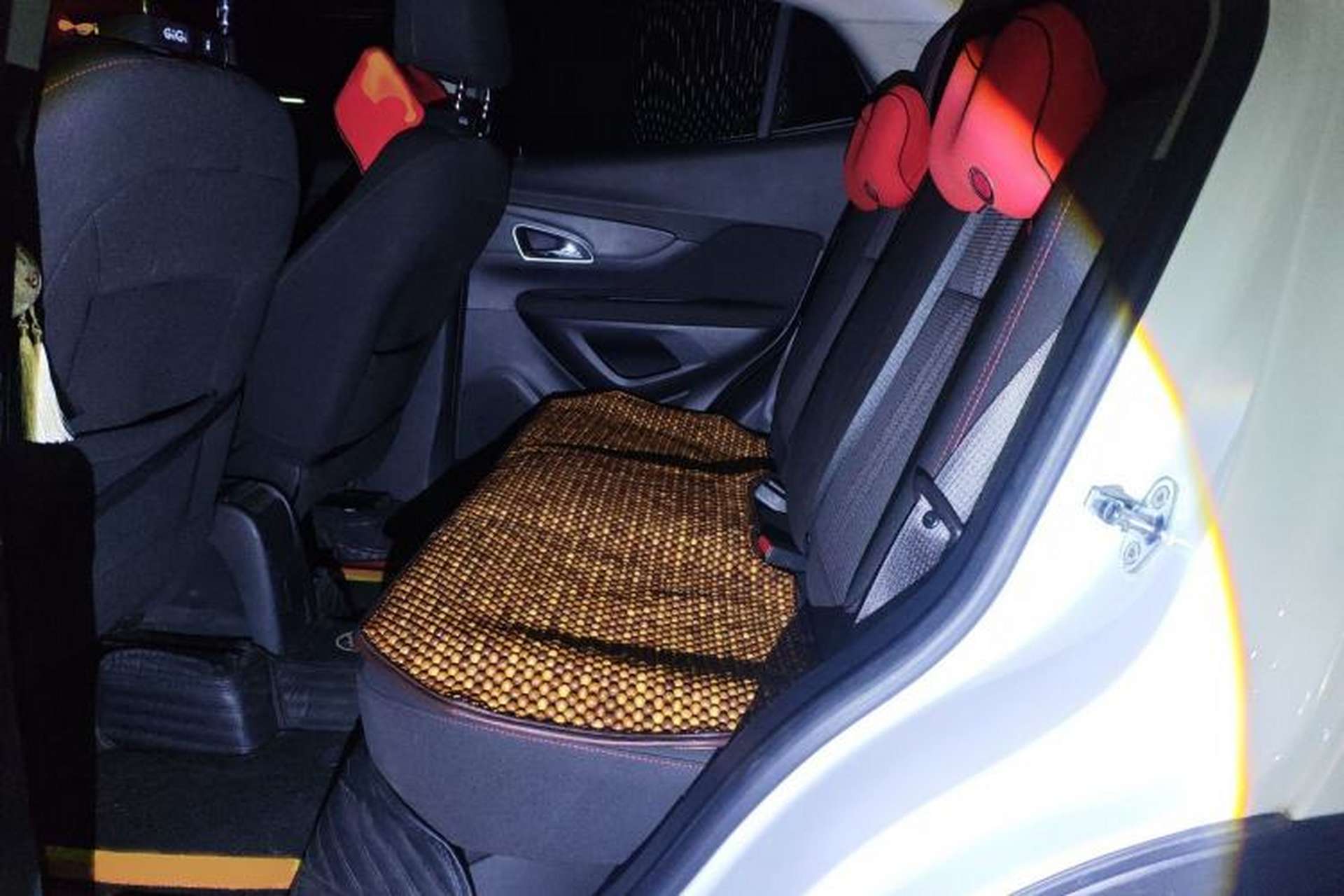 Used Buick Encore 2015 1.4T Automatic Two-Wheel Drive Urban Elite Version Interior 4