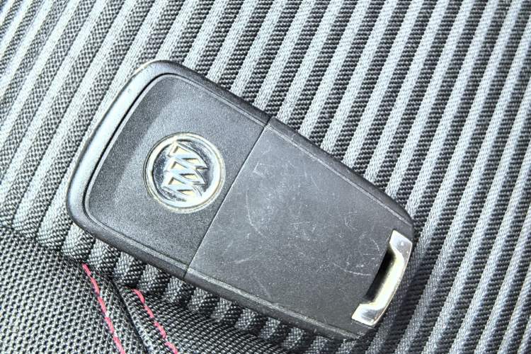 Used Buick Encore 2015 1.4T Automatic Two-Wheel Drive Urban Elite Version Interior 4