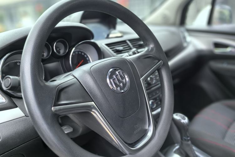 Used Buick Encore 2015 1.4T Automatic Two-Wheel Drive Urban Elite Version Interior 4