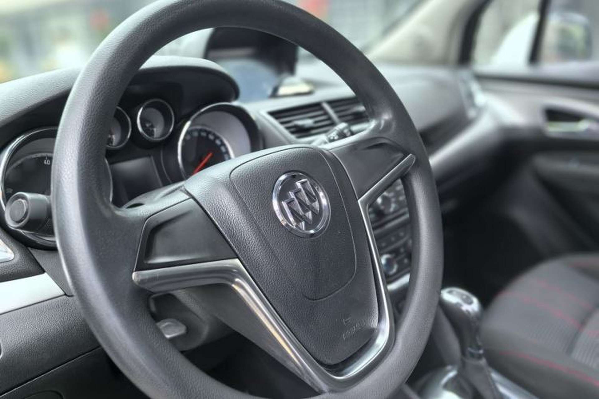 Used Buick Encore 2015 1.4T Automatic Two-Wheel Drive Urban Elite Version Interior 4