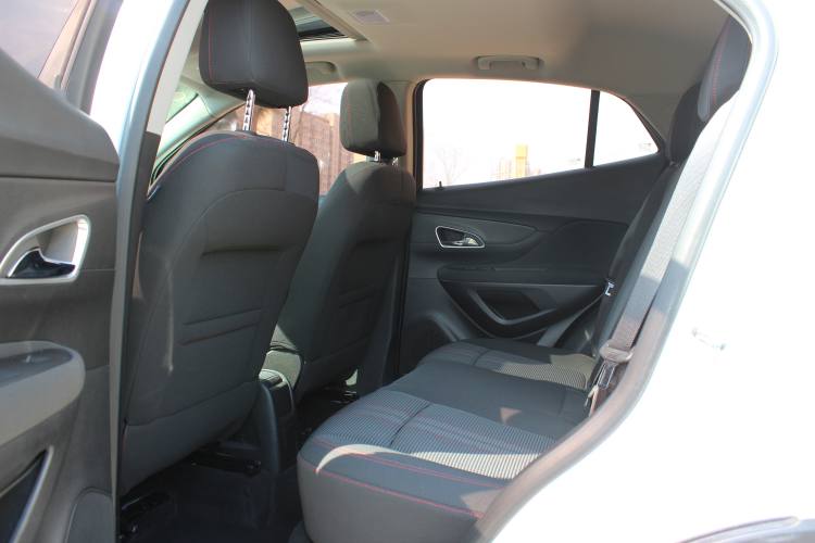 Used Buick Encore 2015 1.4T Automatic Two-Wheel Drive Urban Elite Version Interior 4