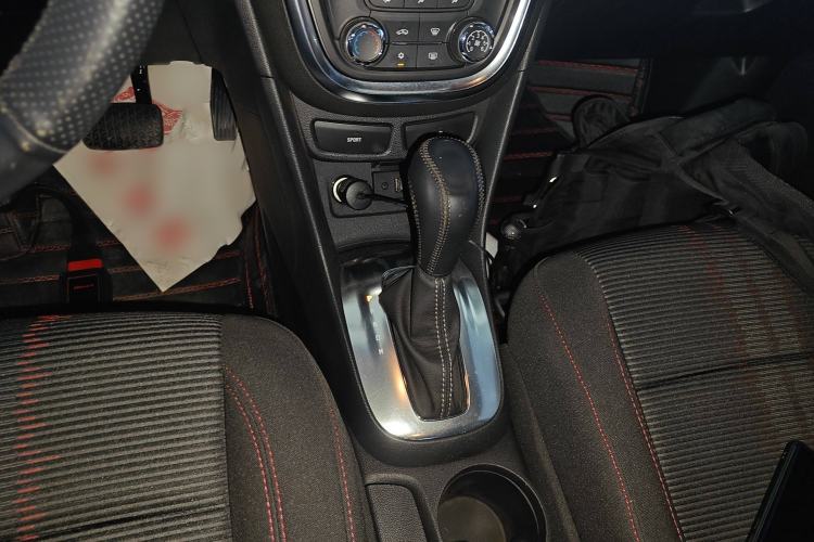 Used Buick Encore 2015 1.4T Automatic Two-Wheel Drive Urban Elite Version Interior 4