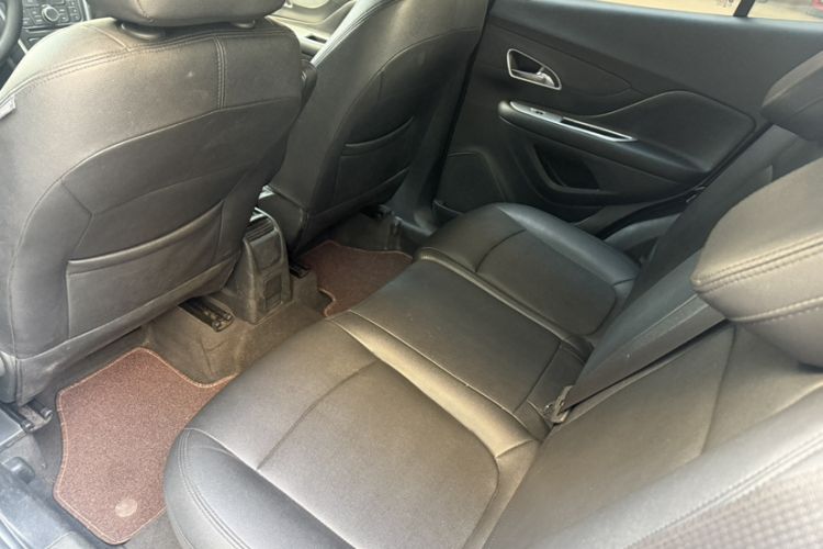 Used Buick Encore 2015 1.4T Automatic Two-Wheel Drive Urban Elite Version Interior 4