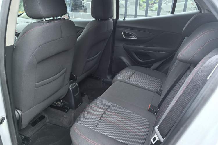 Used Buick Encore 2015 1.4T Automatic Two-Wheel Drive Urban Elite Version Interior 6