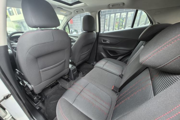 Used Buick Encore 2015 1.4T Automatic Two-Wheel Drive Urban Elite Version Interior 7