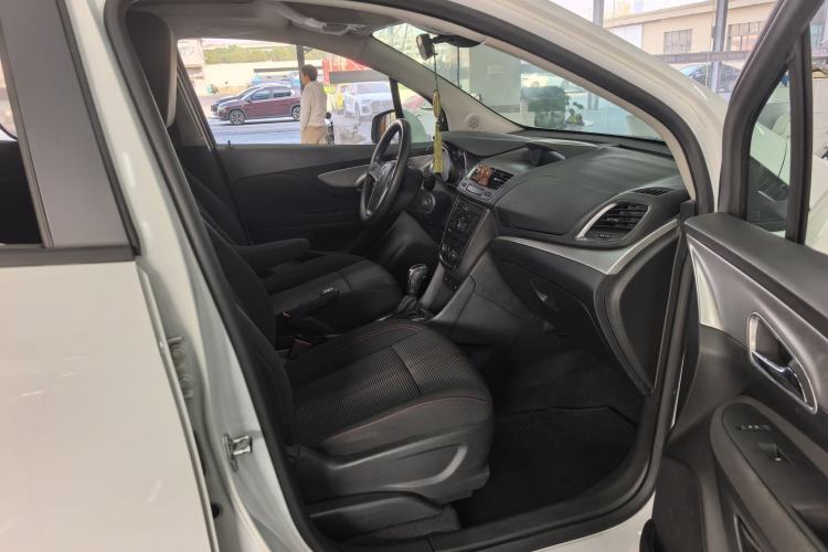 Used Buick Encore 2015 1.4T Automatic Two-Wheel Drive Urban Elite Version Interior 9