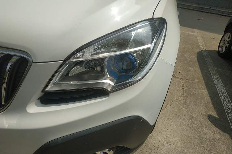 Used Buick Encore 2015 1.4T Automatic Two-Wheel Drive Urban Elite Version Left Front Headlight
