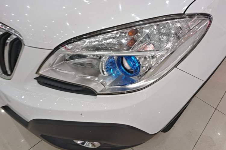 Used Buick Encore 2015 1.4T Automatic Two-Wheel Drive Urban Elite Version Left Front Headlight