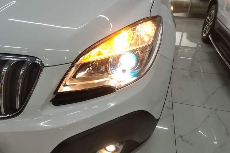 Used Buick Encore 2015 1.4T Automatic Two-Wheel Drive Urban Elite Version Left Front Headlight