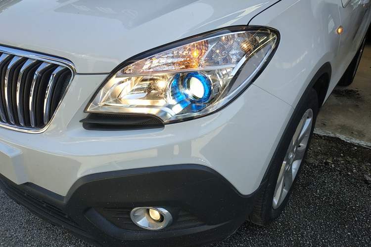 Used Buick Encore 2015 1.4T Automatic Two-Wheel Drive Urban Elite Version Left Front Headlight