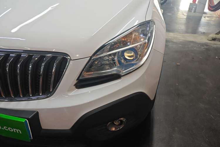 Used Buick Encore 2015 1.4T Manual Two-Wheel Drive Urban Advanced Model Left Front Headlight