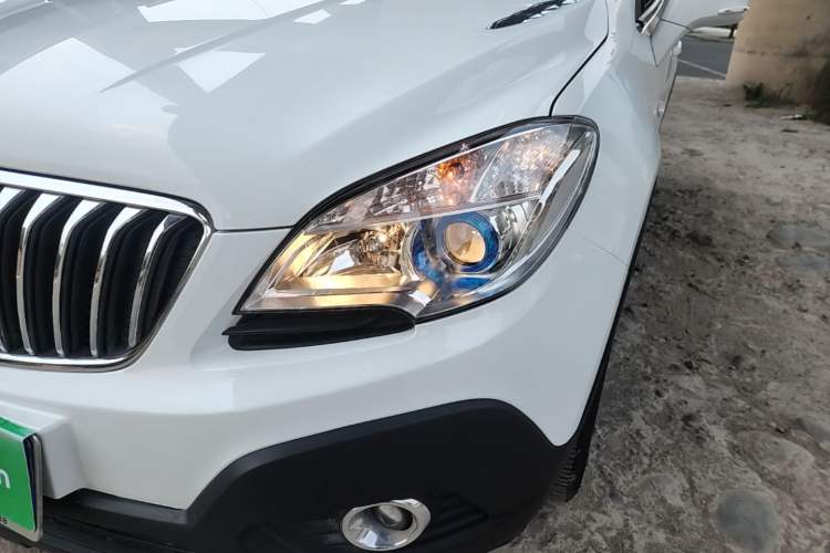Used Buick Encore 2015 1.4T Manual Two-Wheel Drive Urban Advanced Model Left Front Headlight