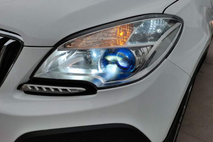 Used Buick Encore 2015 1.4T Automatic Two-Wheel Drive Urban Elite Version Left Front Headlight