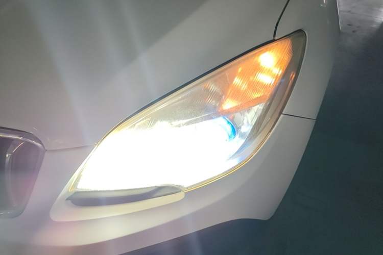 Used Buick Encore 2015 1.4T Automatic Two-Wheel Drive Urban Elite Version Left Front Headlight