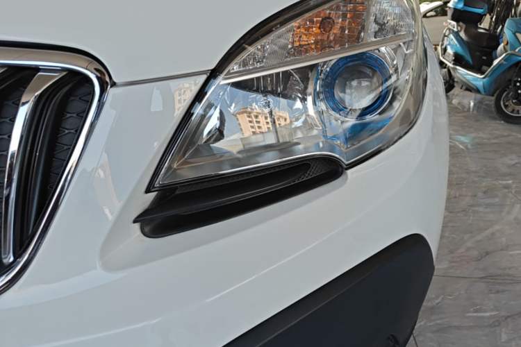 Used Buick Encore 2015 1.4T Automatic Two-Wheel Drive Urban Elite Version Left Front Headlight