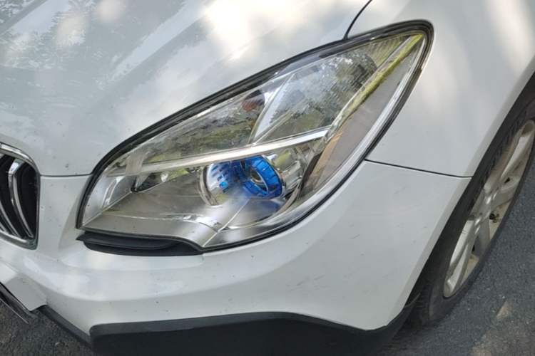 Used Buick Encore 2015 1.4T Automatic Two-Wheel Drive Urban Elite Version Left Front Headlight