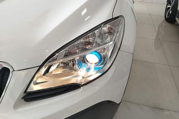 Used Buick Encore 2015 1.4T Automatic Two-Wheel Drive Urban Leading Model Left Front Headlight